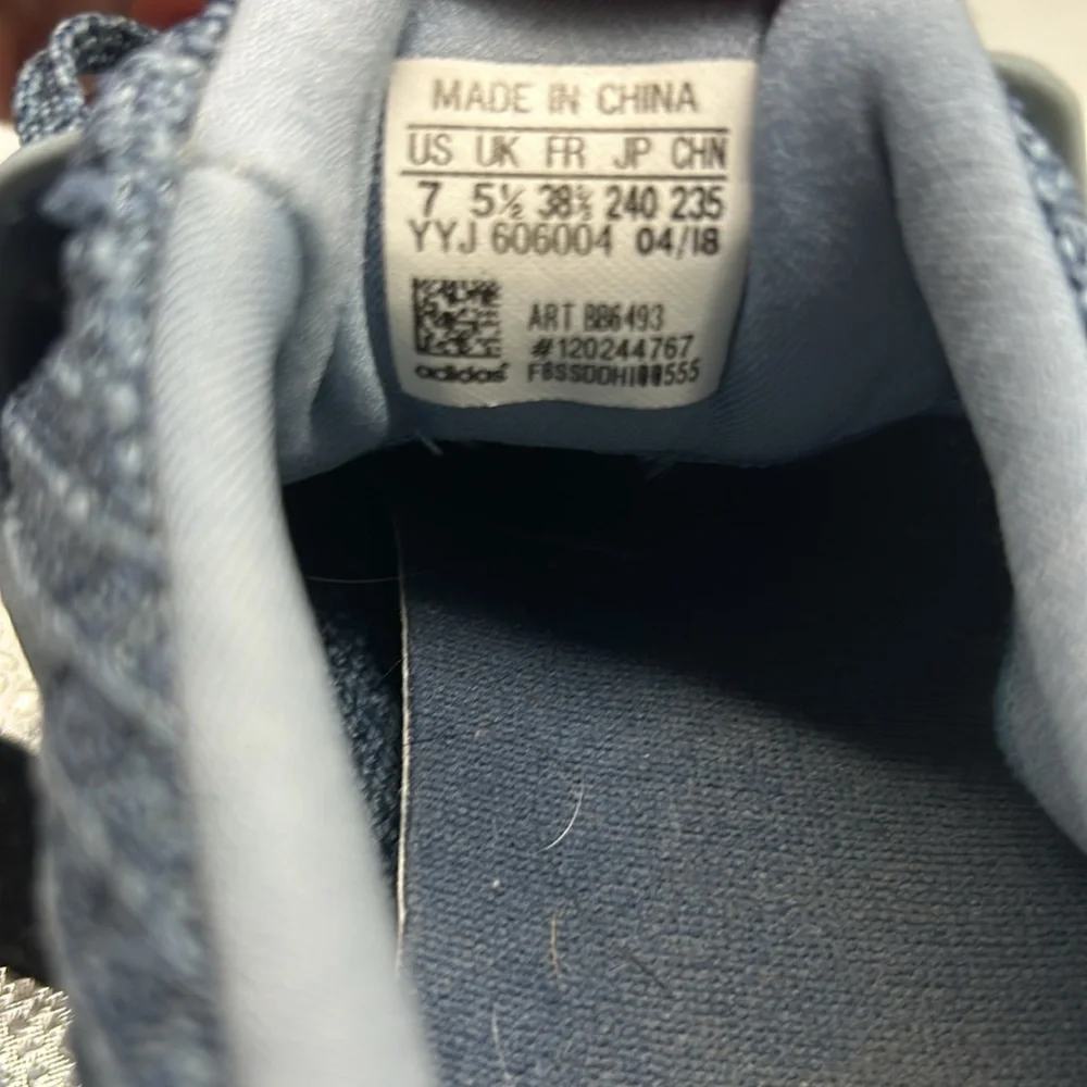 Adidas Ultra Boost sz 7 - Picture 8 of 9